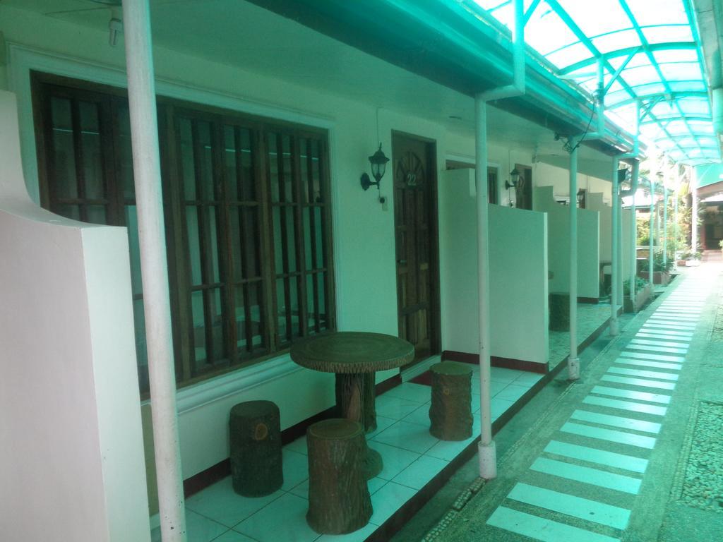 Tiniguiban D'Lucky Garden Inn & Suites المظهر الخارجي الصورة