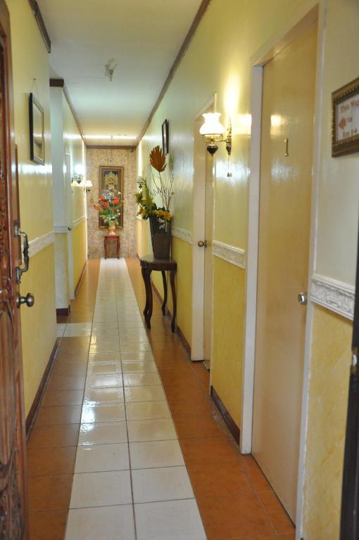 Tiniguiban D'Lucky Garden Inn & Suites المظهر الخارجي الصورة