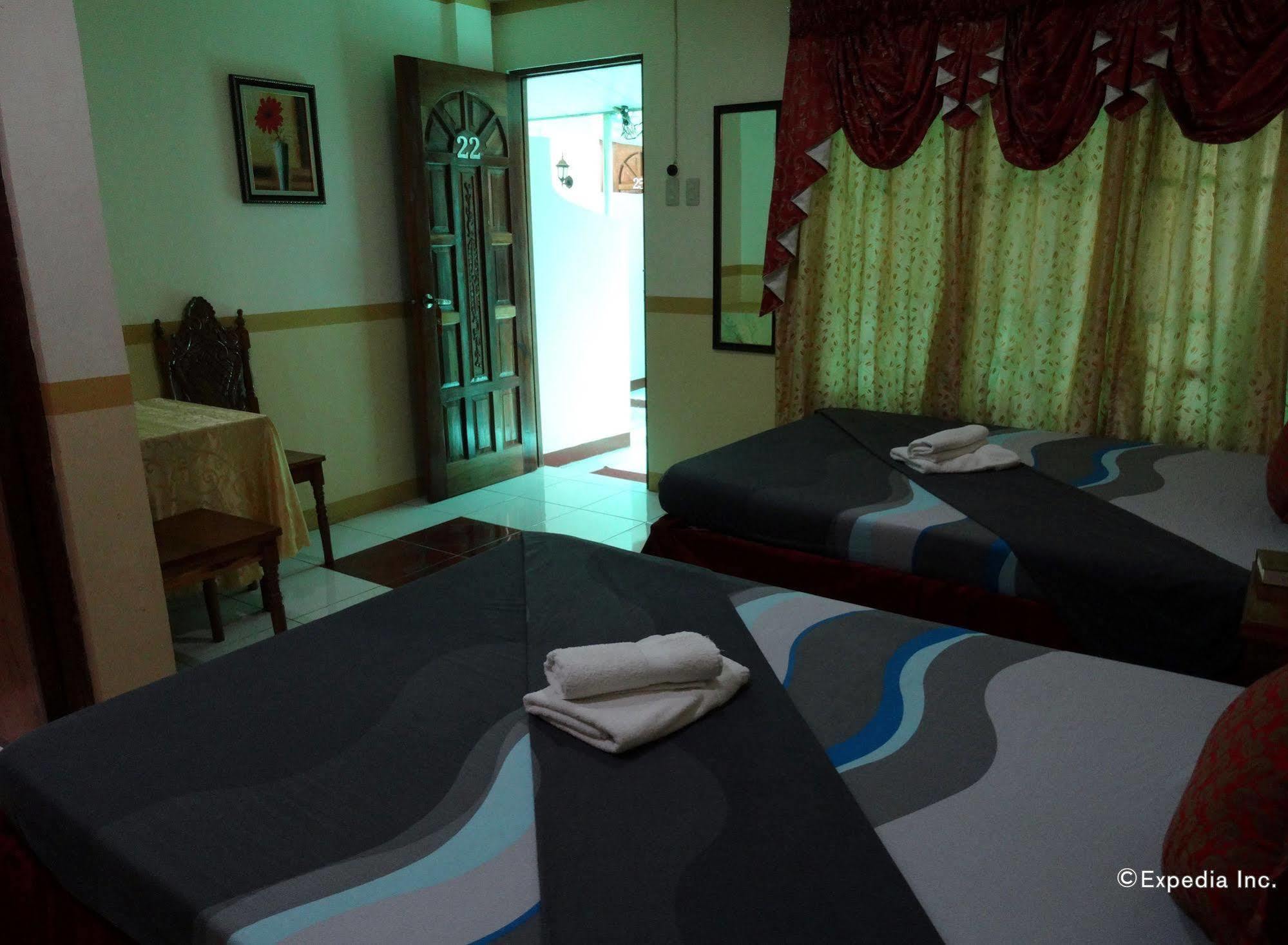 Tiniguiban D'Lucky Garden Inn & Suites المظهر الخارجي الصورة