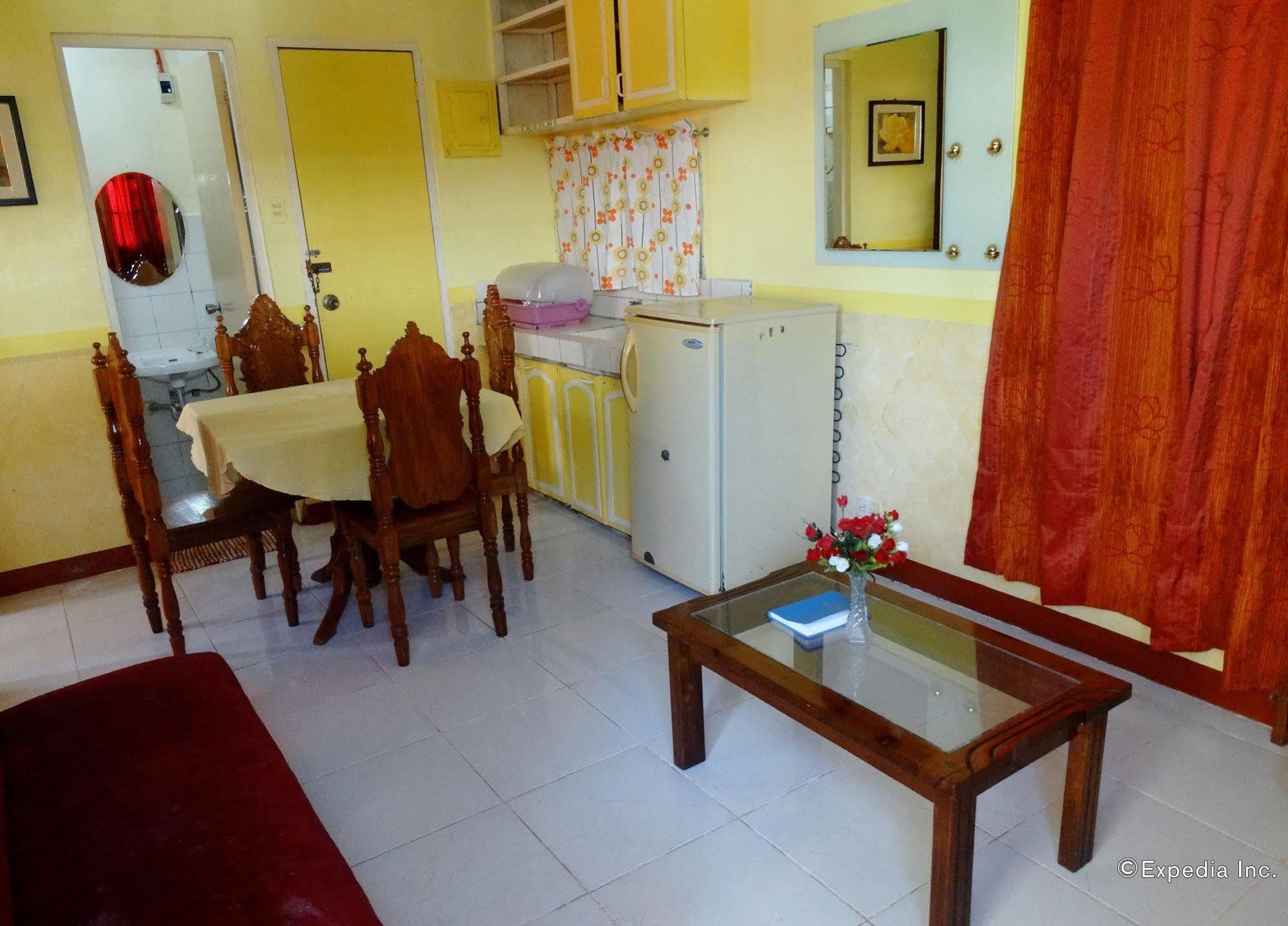 Tiniguiban D'Lucky Garden Inn & Suites المظهر الخارجي الصورة