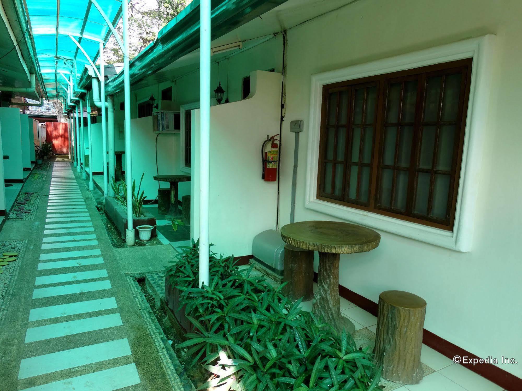 Tiniguiban D'Lucky Garden Inn & Suites المظهر الخارجي الصورة