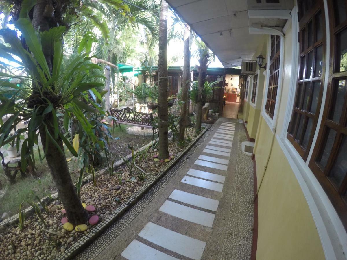 Tiniguiban D'Lucky Garden Inn & Suites المظهر الخارجي الصورة